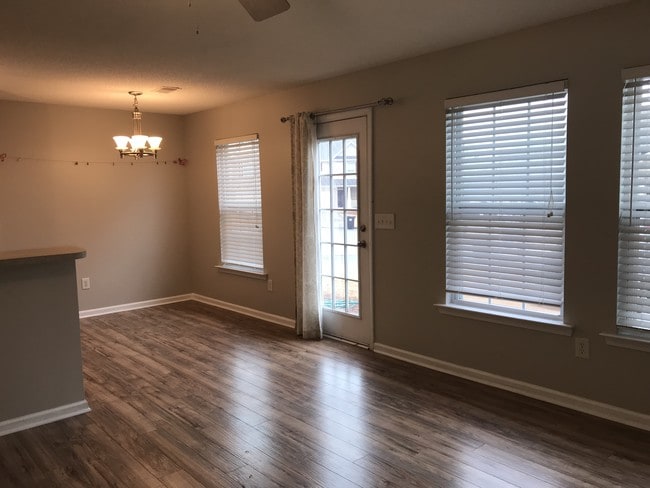 Building Photo - 219 Fox Creek Blvd