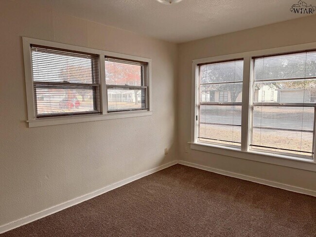 Building Photo - 2907 Moffett Ave