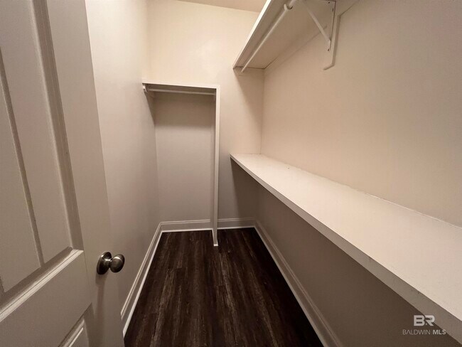 Building Photo - 7700 Kari Ln