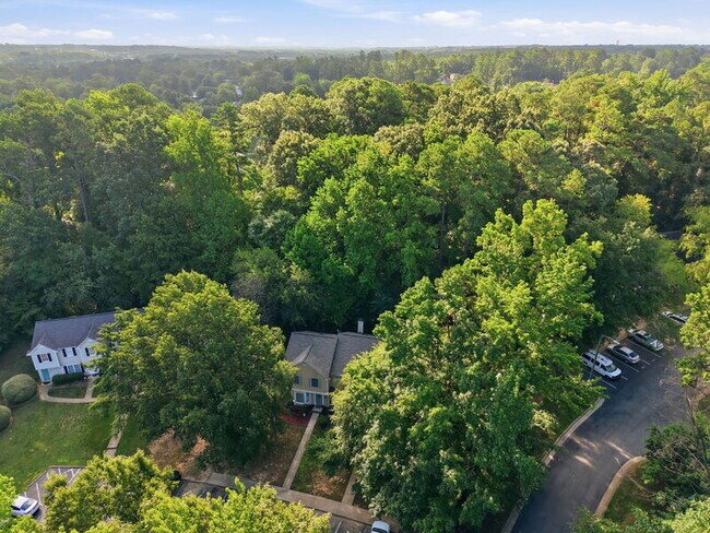 Building Photo - 839 Dalewood Dr