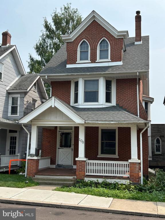 Primary Photo - 108 Green St
