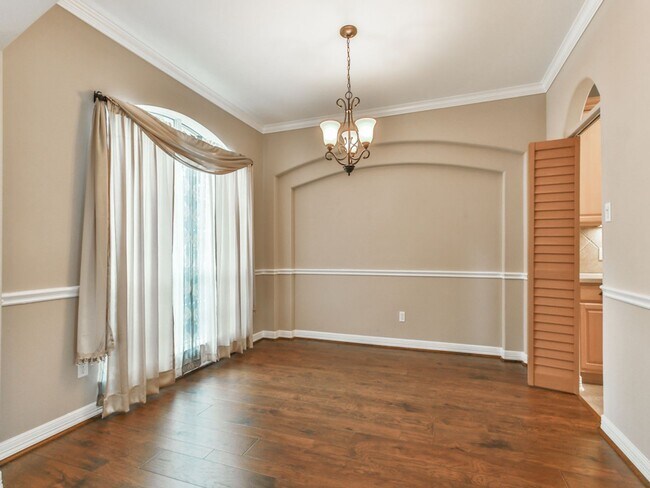 Building Photo - FORE Bedrooms in Del Lago!