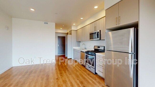 Building Photo - 532 Union St