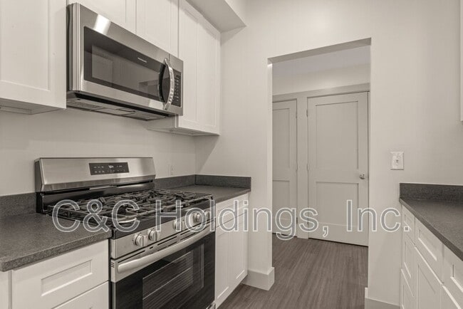 Building Photo - 4541 E 32nd Pl