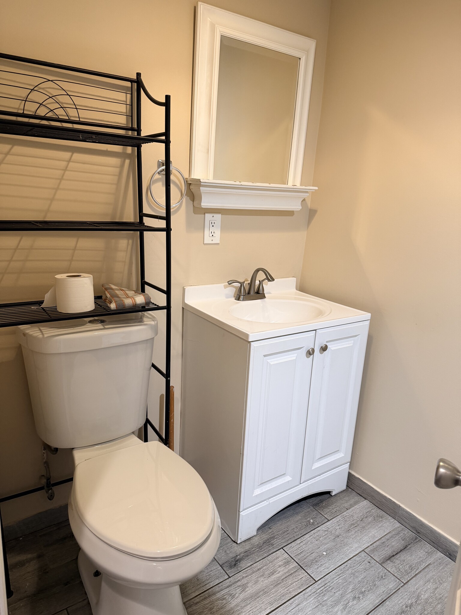 Bathroom - 8836 Cottage St