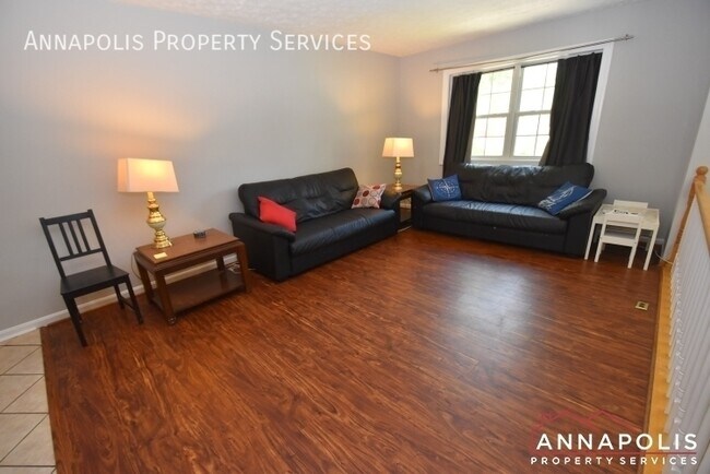 Building Photo - 1119 Crestview Dr