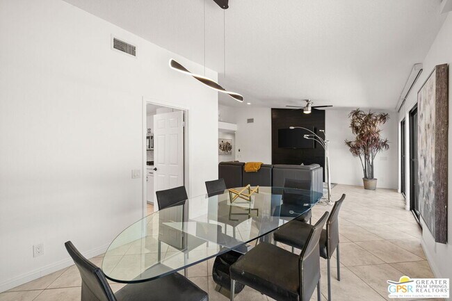 Building Photo - 74830 Waring Ct