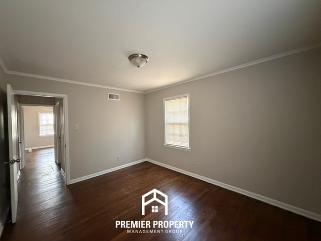 Building Photo - 1744 Myrna Ln