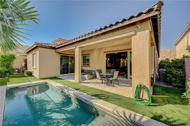 Building Photo - 3943 Reyes Ave