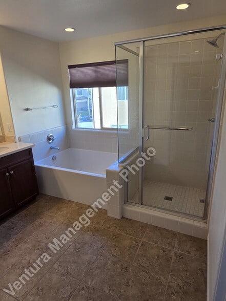 Building Photo - 13347 Stonebridge Ct