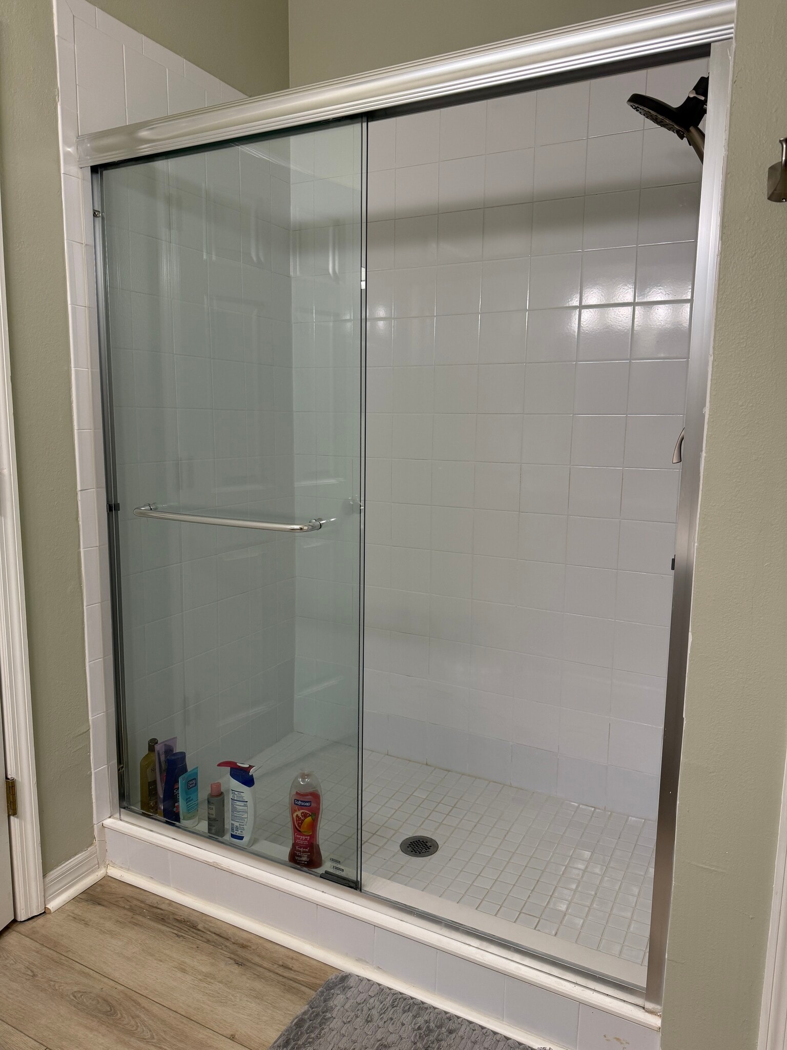 Primary bathroom shower - 9410 Georgian Park Ln