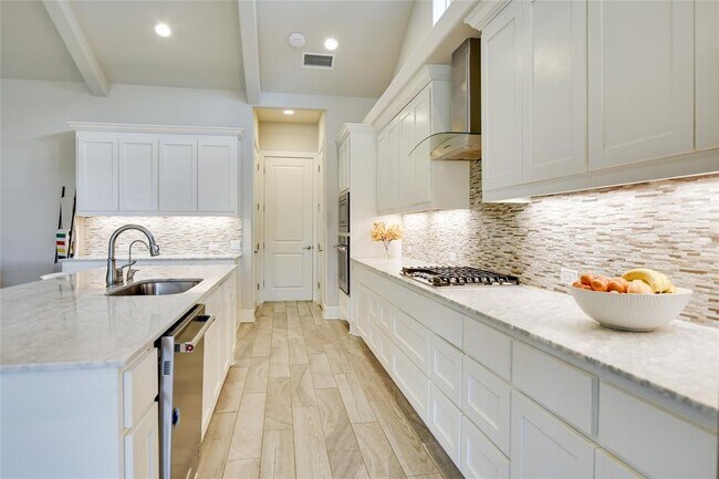 Building Photo - 949 Indian Hawthorne Dr