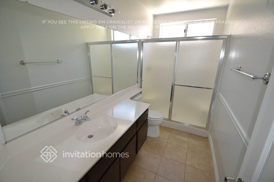 Building Photo - 3120 Crowne Dr