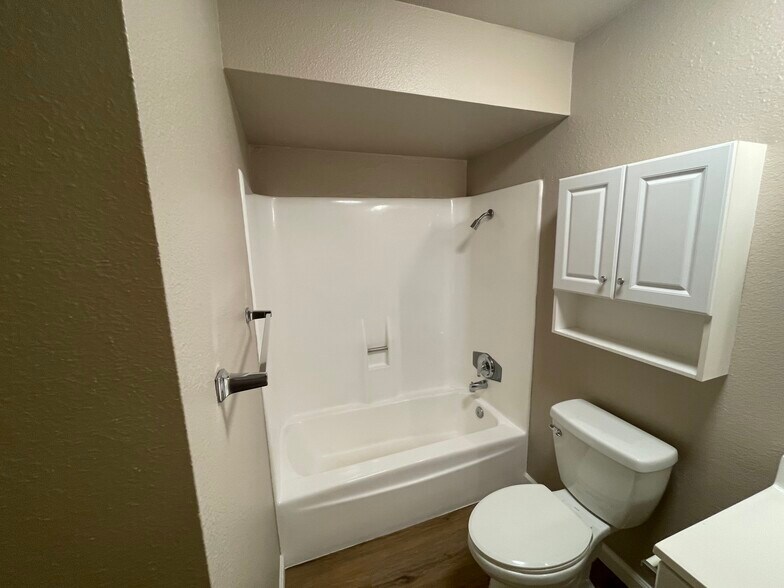 Bathroom 1 - 6911 Alvarado Rd