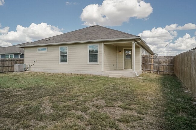 Building Photo - 708 Comal Run
