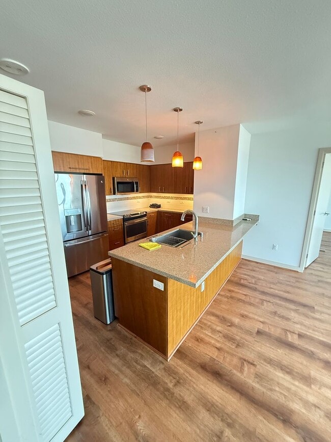 Primary Photo - Luxury High-Floor 2BR/2BA Condo with Ocean...