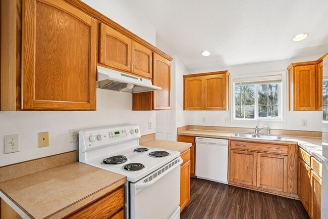 Building Photo - Beautiful 4BR/2BA Single-Level Home in Heart of McMinnville