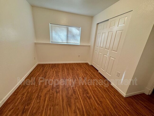 Building Photo - 101 E Heatherwood Ct