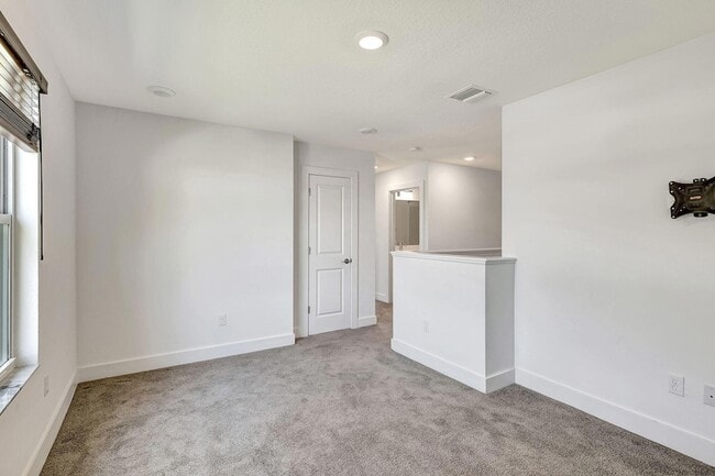 Building Photo - 229 Preserve Trl S