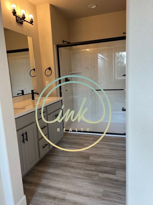 Building Photo - New Build Townhome Close to Downtown Gardn...