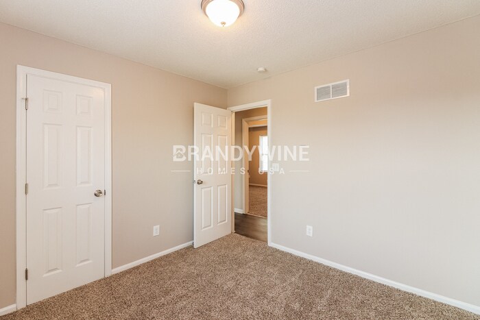 Building Photo - 1205 Deena St