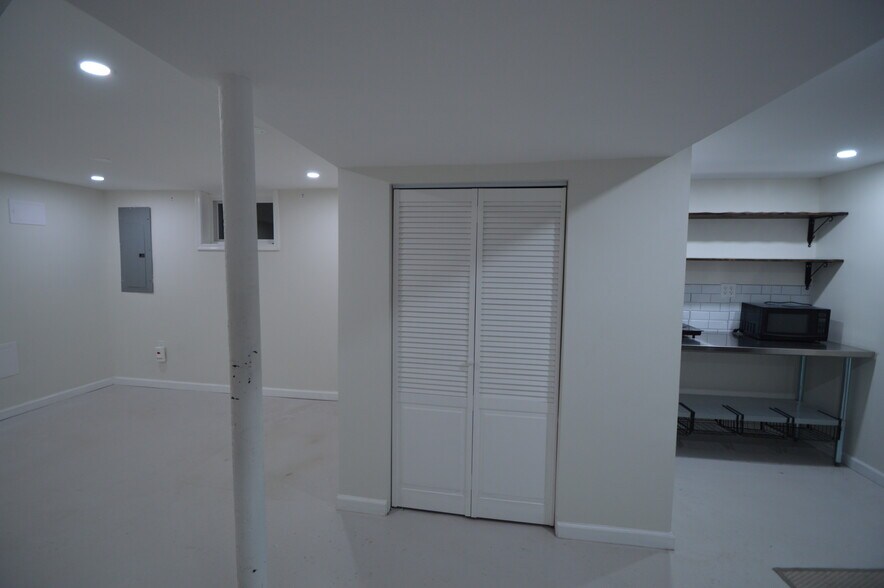 Building Photo - 4015 Roberts Rd