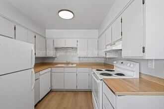 Building Photo - 2628 E Wellesley Ave