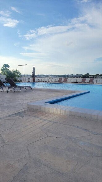 Primary Photo - 1351 NE Miami Gardens Dr