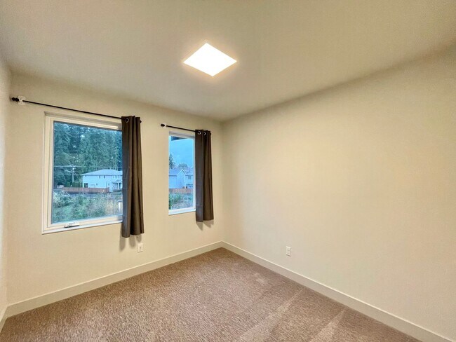 Building Photo - Great TownHome For Rent