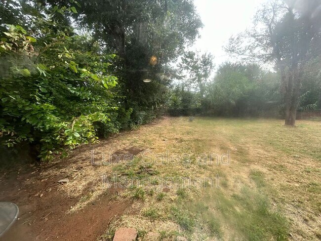 Building Photo - 700 Crosby Blvd