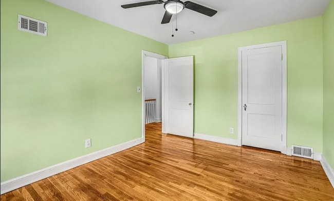 Building Photo - 3 Bedrooms 1.5 Bathrooms Recently Renovated