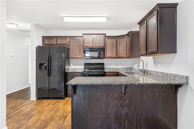 Building Photo - 103 Foxglove St