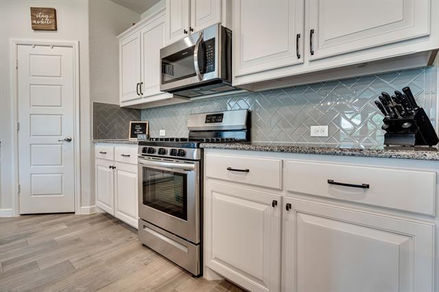 Building Photo - 15900 Back Nine Rd