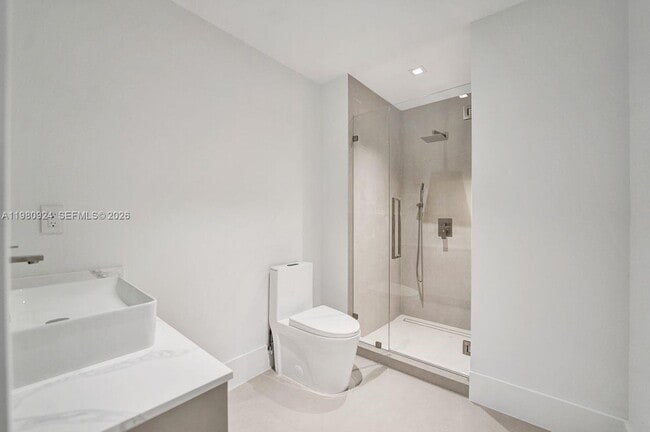 Building Photo - 4100 E Gardenia Ave