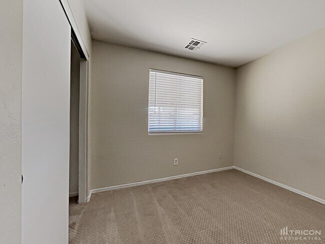 Building Photo - 2013 S 86th Dr