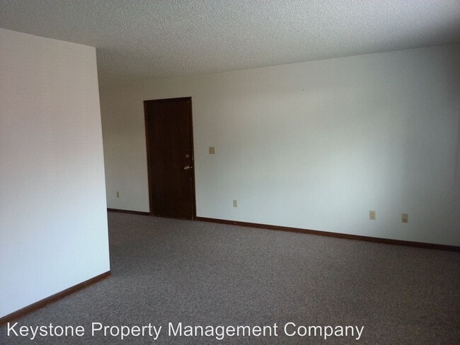 Building Photo - 1012 E Burlington St