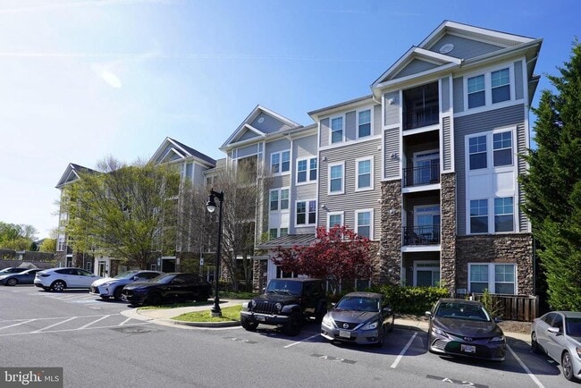 Building Photo - 1321 Karen Blvd