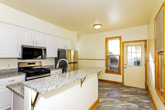 Building Photo - 440-442 4th Street NE