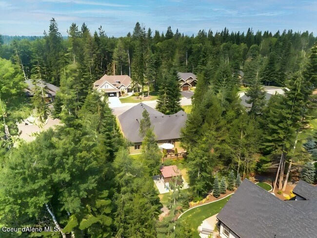 Building Photo - Pebble Creek