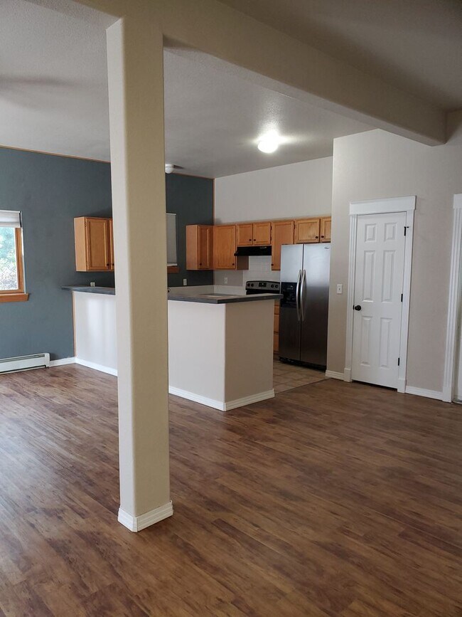 Building Photo - 2012 Remington St