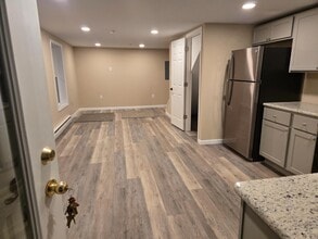 Building Photo - 120 2nd St