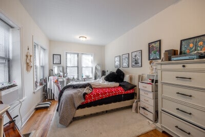 Building Photo - 640 W Cornelia Ave