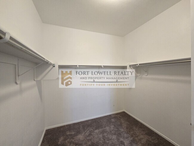 Building Photo - Modern 3 Bed / 2 Bath Home with Open Floor...