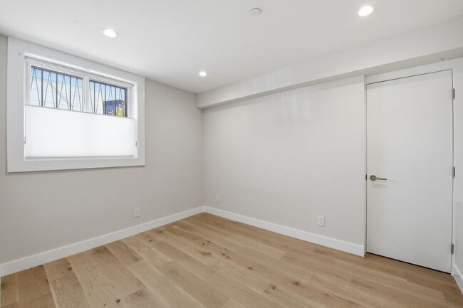 Building Photo - 1498 9th Ave