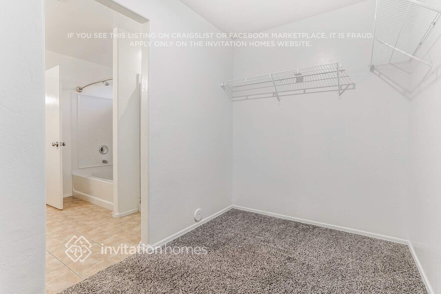 Building Photo - 2487 E Meadow Chase Dr