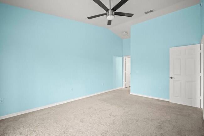 Building Photo - Fully renovated 2 bedrooms 2 baths Condo i...