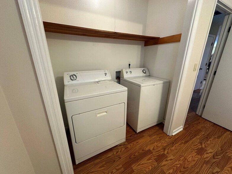 Building Photo - 101 N East St