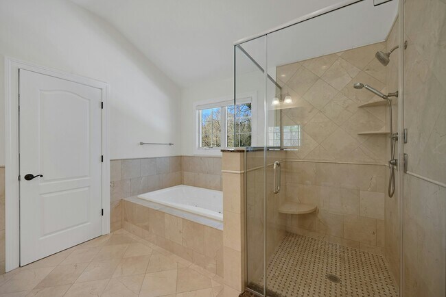 Building Photo - 1 Lindy Pl