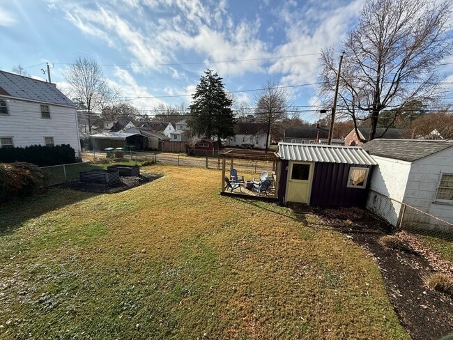 Building Photo - Fantastic Home Near Three Chopt and Patterson Available immediately!