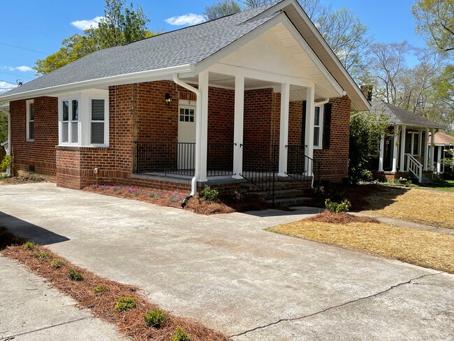 Primary Photo - 5 Locust St NE